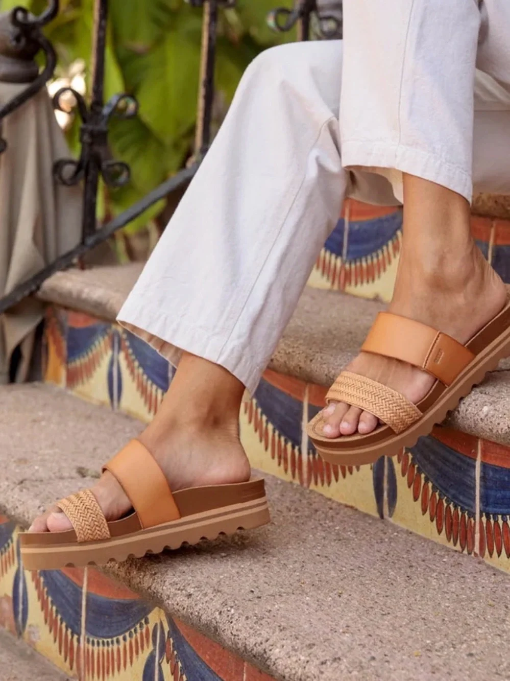 Reef Cushion Vista Hi leather Platform Slide Sandal